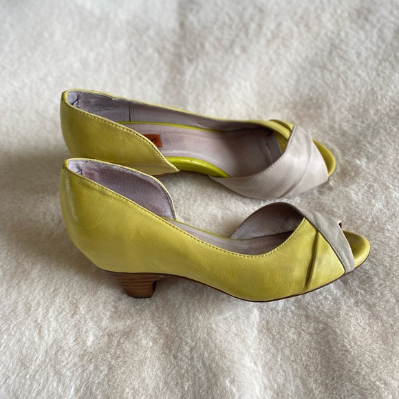 Miz Mooz two tone leather kitten heels | Summer | peep toe | open toe | size 6.5 - Picture 4 of 6